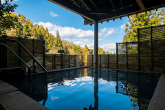 良質な泉質も特徴のひとつ。滑らかなお湯と柔かな香りです。