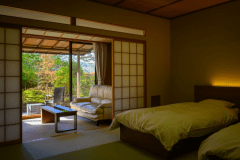 千樹館庭園ベッド付客室