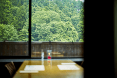 個室食事処でプライベートなお食事のひとときを。