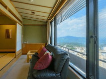 眼下に伊香保の温泉街を眺める寛ぎのひととき。