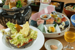 山菜天ぷらをはじめ、春の味覚が彩る千樹味覚会席。