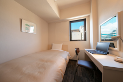 【セミダブル】11平米・ベット幅130cm。32型液晶テレビを備えた清潔感溢れるお部屋 【セミダブル】11平米・ベット幅130cm。32型液晶テレビを備えた清潔感溢れるお部屋