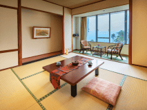 ■和室８畳■美しい錦江湾を眺めながらのんびりお過ごしください