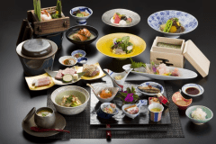 【薩摩特別会席】日本料理店「鈴なり」の村田明彦シェフが監修した、特別な献立です。