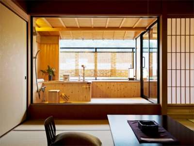 【讃水館】3階露天風呂付客室・檜風呂風(内側御影石)の浴槽(一例)