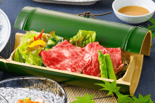 2026年夏季特別料理『極』、讃岐オリーブ牛冷しゃぶ（Ａ４ランク）