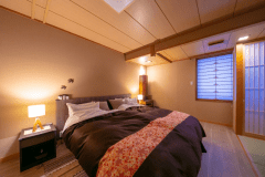 シモンズ製のベッドでぐっすりお休みいただけます。