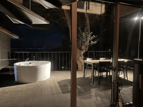 &rdquo;海と森に囲まれた3000坪の秘密リゾート。焚き火、テニス、ピザ窯&hellip;一日中楽しめる場所&rdquo; Stay(2名様~）