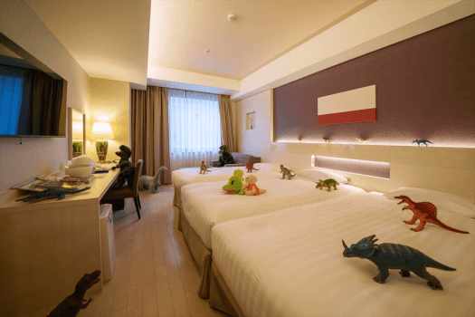 恐竜ルーム　スタンダードツインBタイプ　恐竜フィギュアがあちらこちらに・・恐竜の夢を見るかも？！恐竜玉子の中にお子様へのプレゼントをご用意♪
