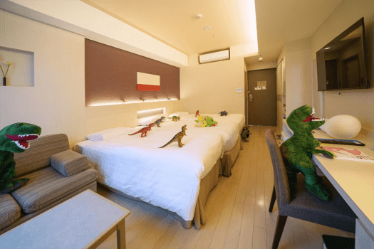 恐竜ルーム　スタンダードツインBタイプ　恐竜フィギュアがあちらこちらに・・恐竜の夢を見るかも？！恐竜玉子の中にお子様へのプレゼントをご用意♪