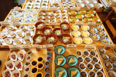 お幸ざい朝食（福井のおそうざい）
福井の懐かしい母の味を中心に取り揃えたご朝食。「この朝食が食べたいからこのホテルに泊まる」というリピーターの方も多くいらっしゃいます。