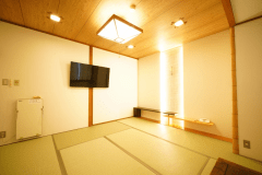 和室8畳、定員3名、2019年2月改装