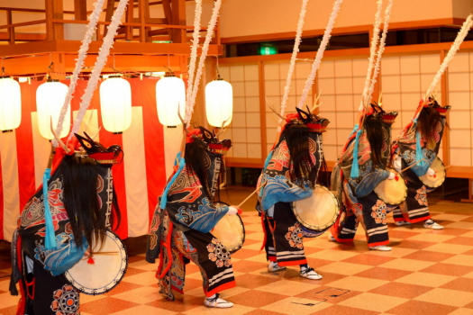 【お祭り広場「鹿踊り」例】※特定日にイベントを20:30から開催(ブログ等で詳細日程を公開中)