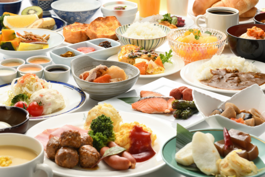 愛隣館の朝食は、40種類ものメニューが揃う和洋のバイキングスタイル。豊富なメニューとこだわりの味で人気の朝食を召し上がっていただきたいと思います。
