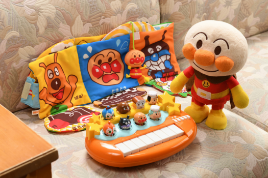 赤ちゃんが喜ぶ「BabyLabo（ベビラボ）」おもちゃをお部屋にご用意いたします。