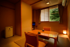 客室「月かんむり4.5帖」※景色は楽しめませんが、リーズナブルにご利用いただけるお部屋です。