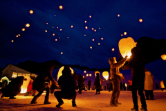 鉛温泉スキー場で開催されるランタンイベント「はなまき星めぐりの夜」 鉛温泉スキー場で開催されるランタンイベント「はなまき星めぐりの夜」