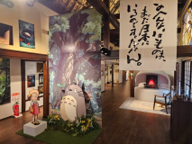 「トトロとジブリとカンヤダと」展示イメージ(開催場所:大沢温泉 菊水舘ギャラリー「茅」/ 開催期間 2025年4月12日~12月7日) 「トトロとジブリとカンヤダと」展示イメージ(開催場所:大沢温泉 菊水舘ギャラリー「茅」/ 開催期間 2025年4月12日~12月7日)