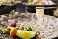 「冬以外にもフグを食べたい！」――という声にお応えし、年中いつでも楽しめる「ふく」をご用意しました！