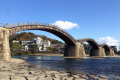 錦帯橋を望む当館の全景
