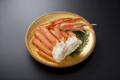 水がには脱皮して間もない甲羅の柔らかいズワイがにの名称です。みずみずしく、柔らかく優しい味わいを存分にご堪能いただけます。