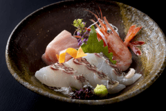 桜鯛懐石は5月末までの期間限定でのご提供です。季節の味覚をご堪能ください。