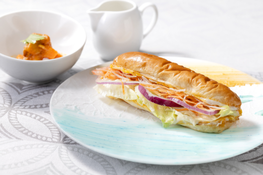 【Morning】メイン：ロティジョンチーズ／定番サンドイッチにも、アジアン料理ならではのこだわりを。