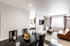 【ファミリーツイン】ベッドルームが区切られた、ジュニアスイートタイプのお部屋です。