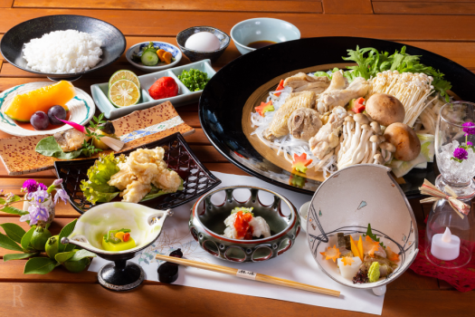 【1泊2食・選べる2種の会席コース】大分県産/冠地鶏などの地産地消にこだわったグルメを”少しずつ”楽しめるお部屋食会席プラン～『四季彩銀ノ塔』監修～