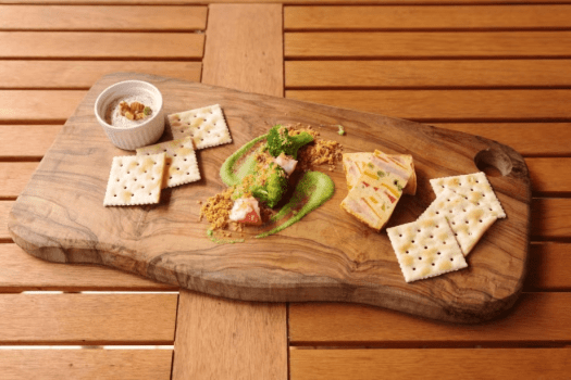 【別府で美食旅／連泊】ラグジュアリーBBQ＆銀の塔会席｜贅沢グルメと自家源泉の半露天風呂で贅沢旅