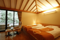 露天風呂客室『紫貴』　有馬藤（洋室）寝室