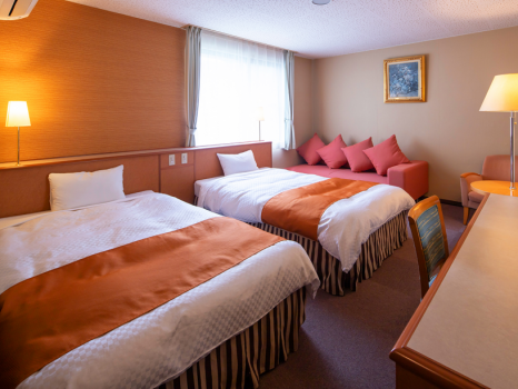 【ラージツイン】ダブルベッドが2台入ったゆったりサイズのお部屋です♪