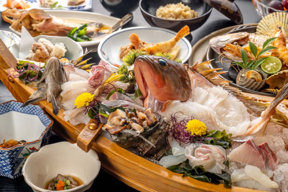 舟盛付きプランの会席料理◎瀬戸内の地魚を堪能できます。 舟盛付きプランの会席料理◎瀬戸内の地魚を堪能できます。