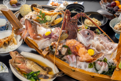 伊勢海老の舟盛も直前でさばくので身がぷりぷりです♪