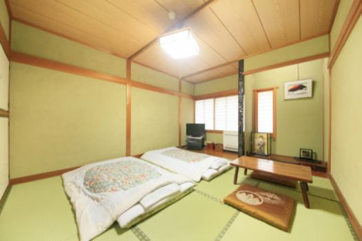 洋式トイレ付、和室８帖のお部屋です。