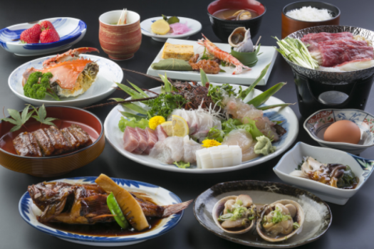 渥美半島近郊で獲れる新鮮な海の幸を使用した会席料理です。