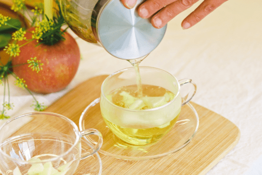 温かいハーブティーは味わいだけでなく、ハーブの持つ様々な栄養素を摂取できます