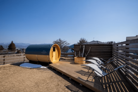 岐阜県産の香り高い檜の「バレルサウナ」