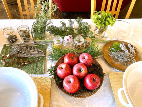 好きな香りの種類を選び、自分好みにアレンジして彩る体験です