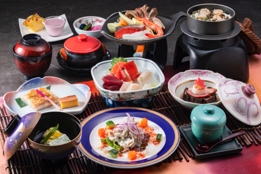 2022年7月以降のご夕食お部屋食での基本膳です。（写真はイメージです）