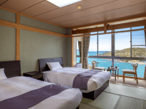 ◆１０帖バストイレ付和室◎セミダブルベッド（１２００×１９５０）２台付き◆海側