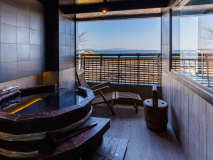 R3年完成【天山酒造の酒樽風呂】露天風呂付き和洋室【禁煙】