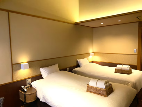 客室【桔梗】2名様または3名様でご利用頂ける天井の高いお部屋です。
