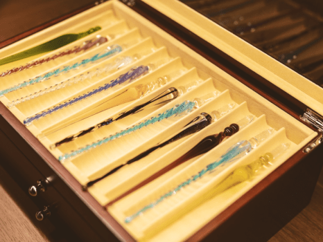 お好きなガラスペンを使って、絵や文字などご自由にお愉しみいただけます。