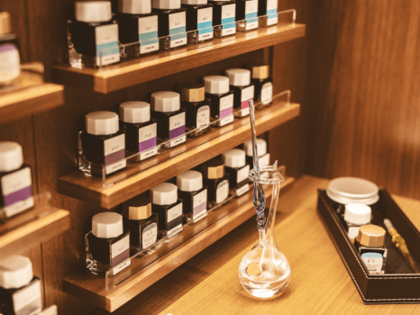 旅の思い出にお好きな文字・絵を描かれるのはいかがでしょうか。