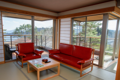 [Tenbou Building – Scenic View 3F] JIROU <Suite Room> ◆ Modern Japanese-Western Room with Open-Air Bath (16 Tatami)