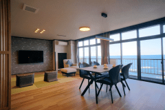 【デラックスルーム】海を眺めながら、50平米の和洋室で贅沢なお食事を