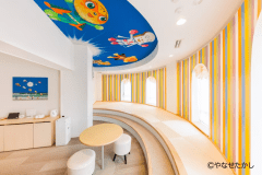 デラックスルーム　定員５名　就寝は布団。和洋２つのお部屋がくっついた作りとなっています。