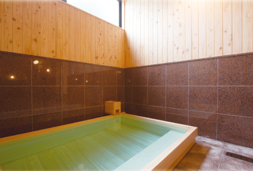 雁子の湯　檜の浴槽