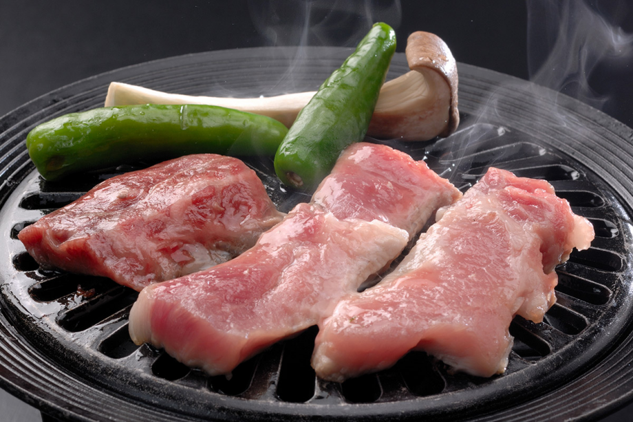 【1泊2食付】米沢牛×平牧三元豚の贅沢食べ比べ！山形のブランド肉を楽しむプラン【個室会食】